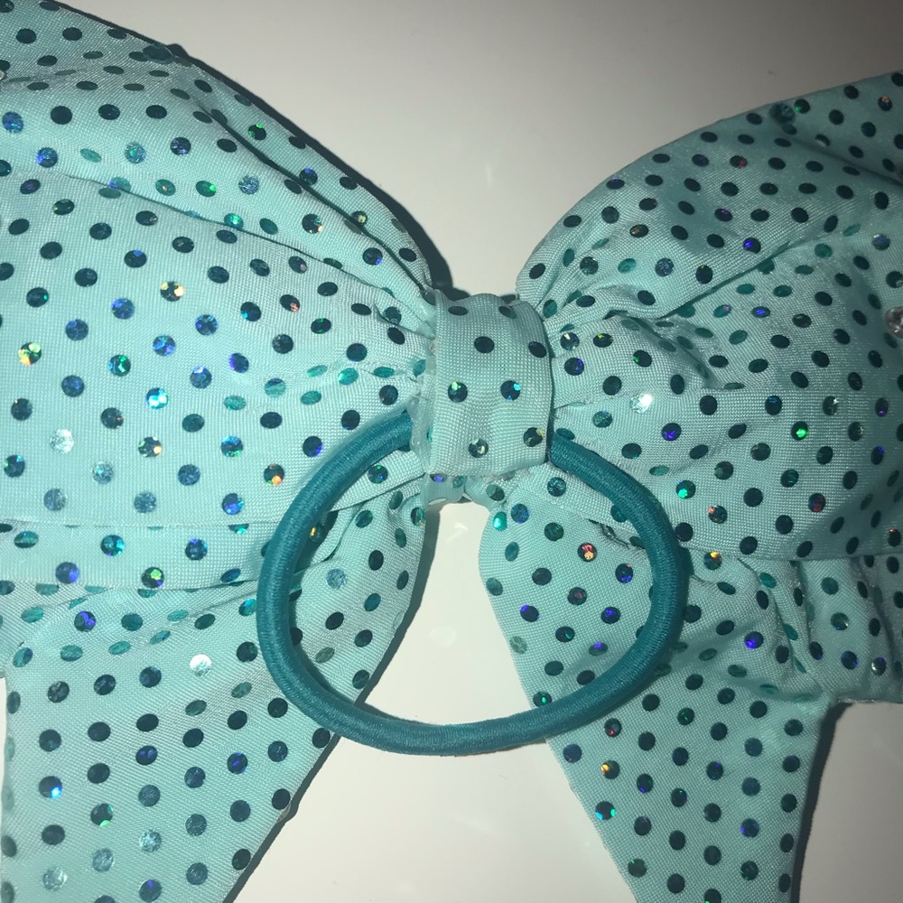 Cheer bow - Picture 3 of 3